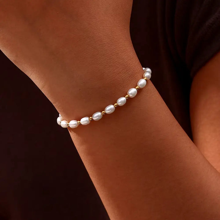 ADELINE | ELEGANT PEARL AND GOLD BRACELET