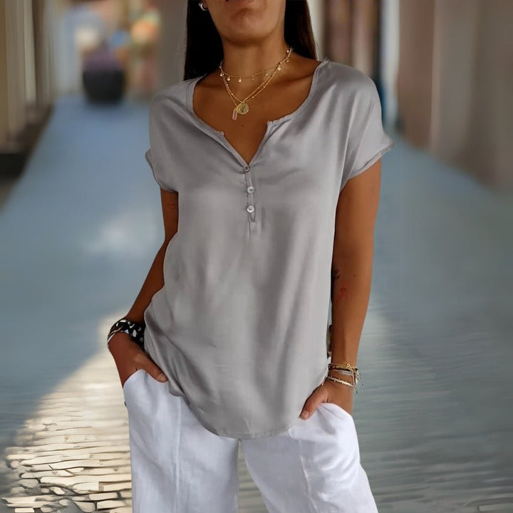 Martha | Timeless Chic Tee