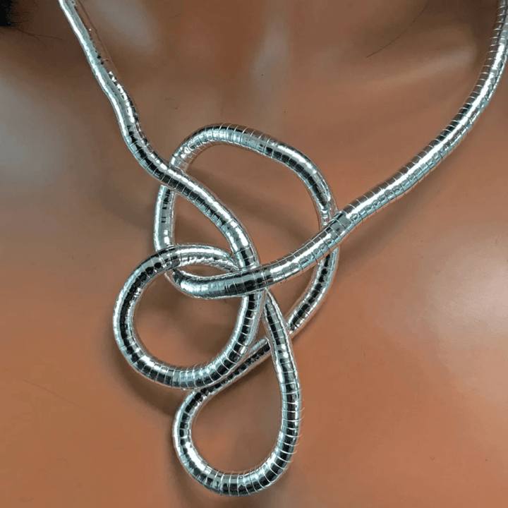 Tiffany | Flexible Loop Necklace