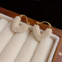 VERA | V-SHAPED EVERYDAY PEARL EARRINGS
