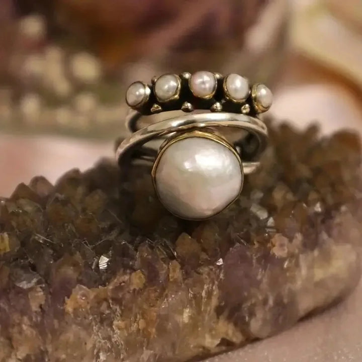 AURELIA | LAYERED PEARL RINGS SET