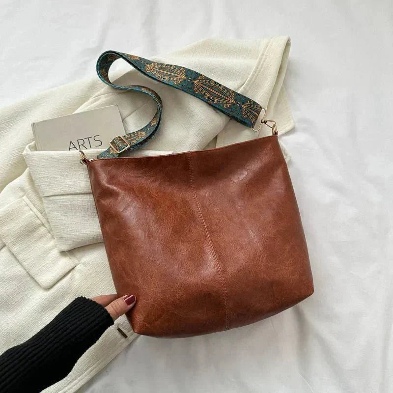 Tyla | Urban Heritage Shoulder Bag